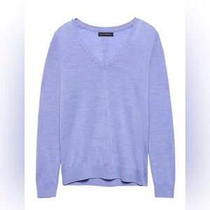 NWT Banana Republic 100% Merino
Wool Purple Washable V-neck Pointelle
Sweater, S